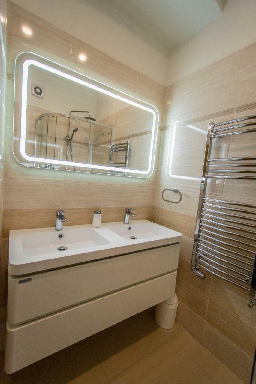 Ruterra Apartments By Cathedral Prague Luaran gambar