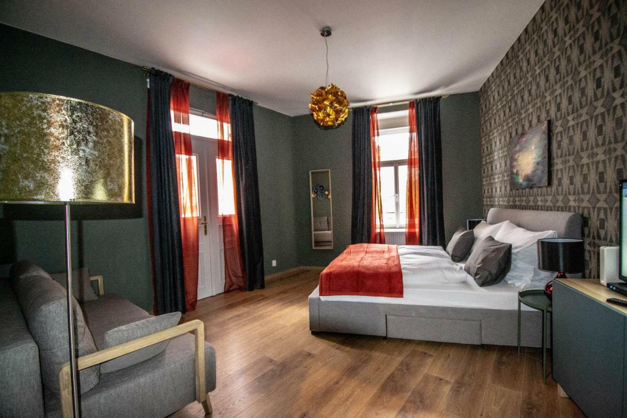 Ruterra Apartments By Cathedral Prague Luaran gambar