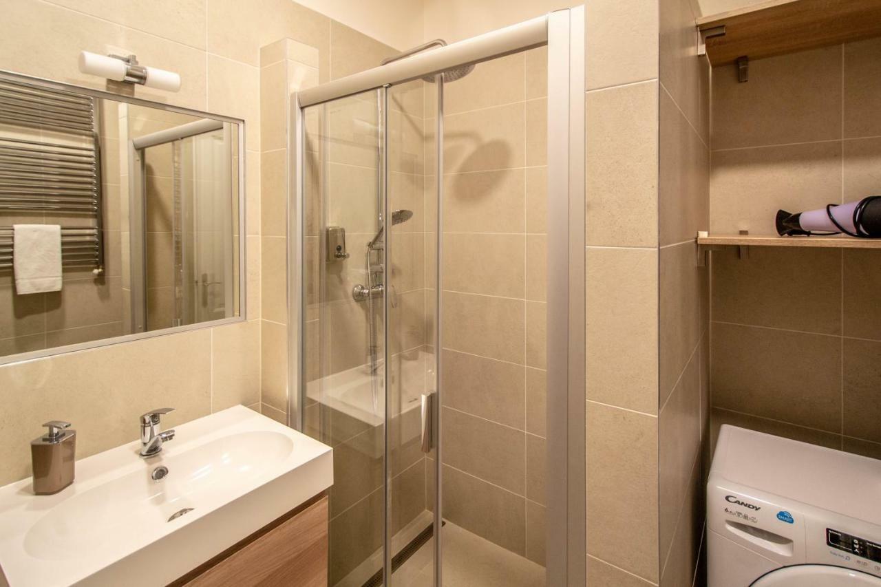 Ruterra Apartments By Cathedral Prague Luaran gambar