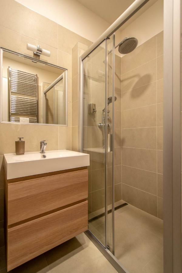 Ruterra Apartments By Cathedral Prague Luaran gambar